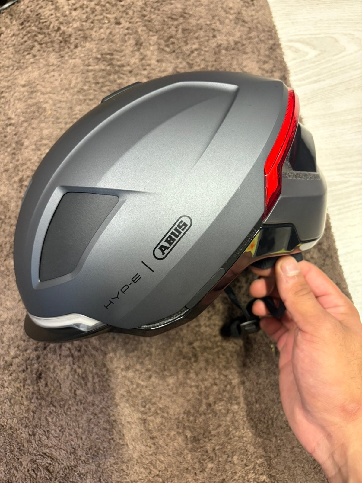 Abus smart helm Hyp-E Ace volcano titan L 57-61cm, Fietsen en Brommers, Ophalen, Zo goed als nieuw, L