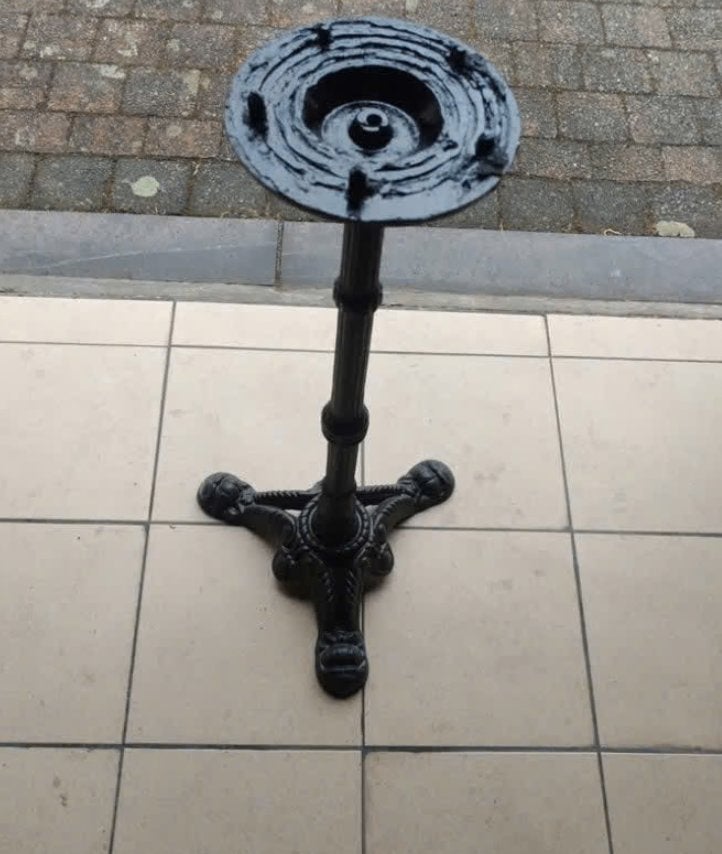 Gietijzeren onderstel tuin of keukentafel, Ophalen, Metaal of Aluminium, Vintage, Zo goed als nieuw
