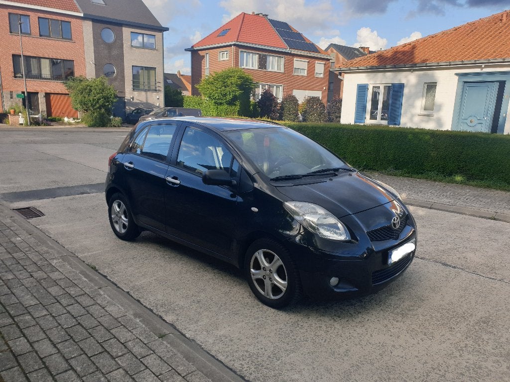 Toyota yaris 1.3i  2010  100000KM, Autos, Achat, Entreprise, Boîte manuelle, 5 places