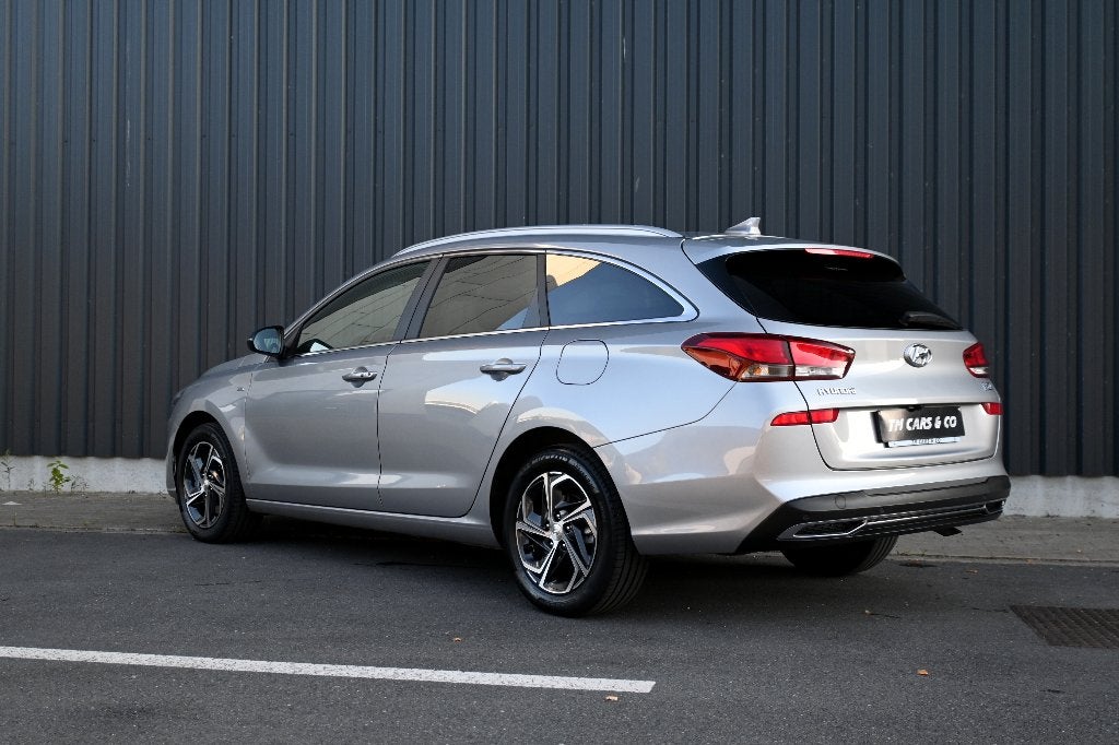 Hyundai i30 1.0T-gdi Hybride / Autom, Cam, GPS, Keyless, BTW, Auto's, Hyundai, 124 g/km, Bedrijf, 3 cilinders, Zilver of Grijs