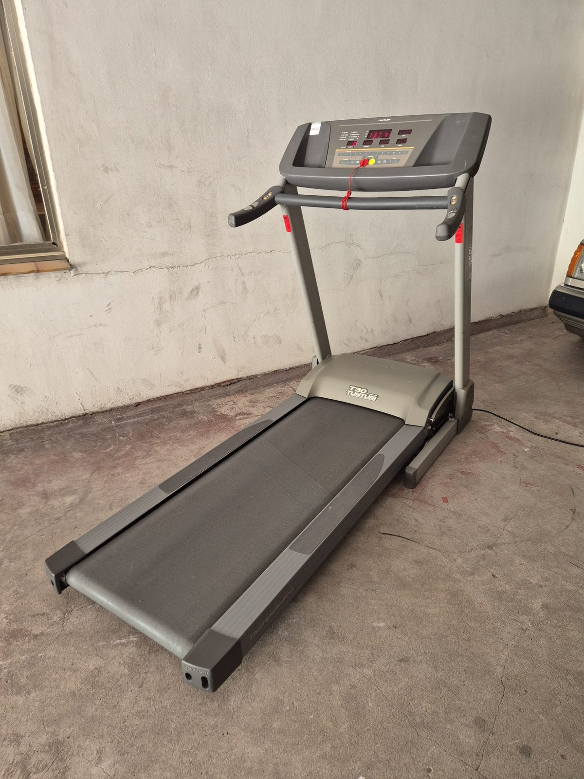 Tunturi T30 - Loopband, Sport en Fitness, Fitnessapparatuur, Zo goed als nieuw, Loopband, Ophalen