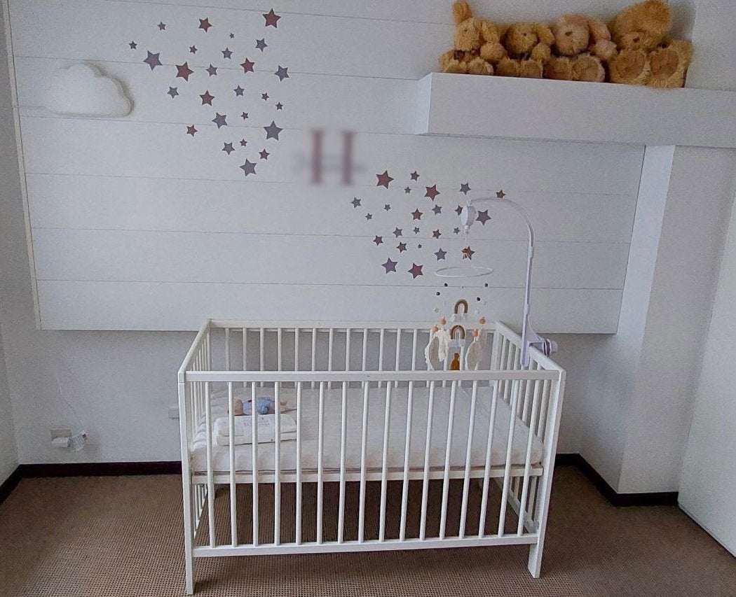 kinderbed, schommelstoel, vloerkleed, mobiel, nachtlampje, Ophalen, Zo goed als nieuw