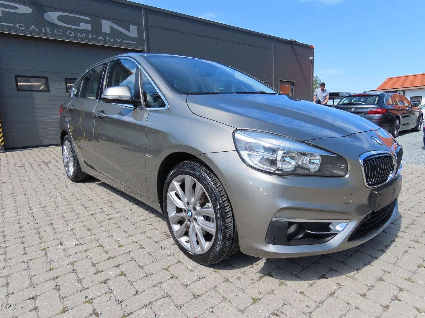 BMW 2 Serie 220 Active Tourer 220i LUXURY, Autos, Cuir, Achat, Entreprise, Boîte manuelle