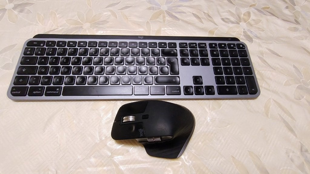 Logitech MX 3 serie, Logitech, Azerty, Ophalen of Verzenden, Draadloos