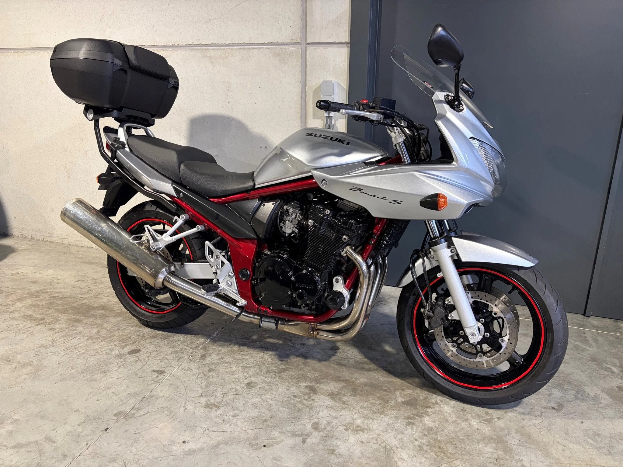 Suzuki GSF 650 S Bandit in mooie staat met nieuwe topcase, Motoren, Meer dan 35 kW, Toermotor, Handgeschakeld, 650 cc