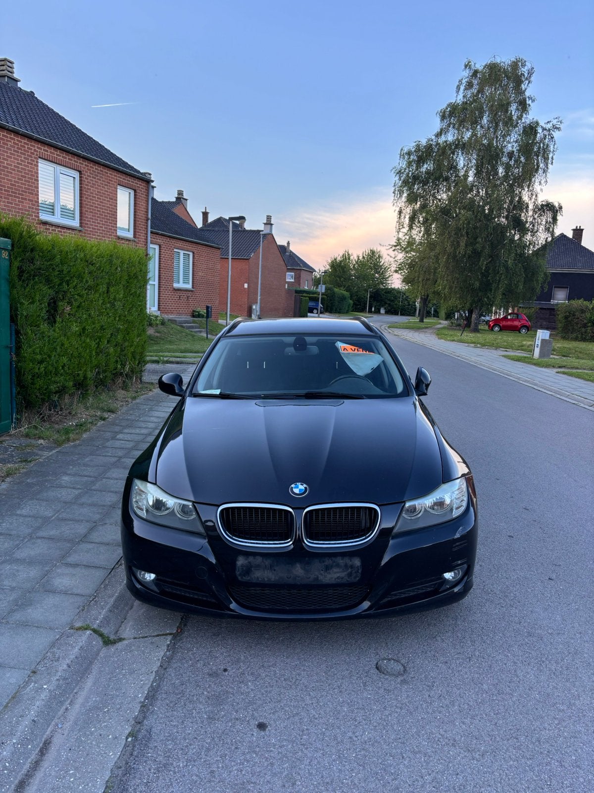 BMW Serie 318d 2011 (PROBLEME MOTEUR), Euro 5, Noir, 5 portes, 105 kW