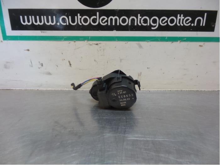 Clapet chauffage moteur d'un BMW 7-Serie (7-Serie 02-), -, 3 mois de garantie, Utilisé, -