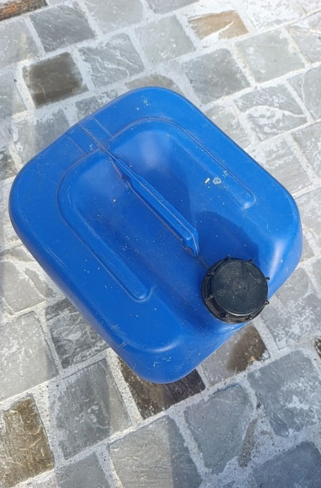 Bidon / Jerrycan en plastique bleu 25L - 30L avec bouchon, Ophalen