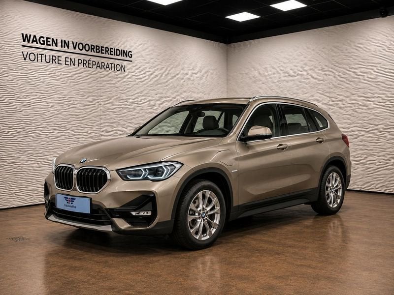 BMW X1 xDrive25e*NAVI PRO*HUD*ZTLVERW.*DRIVE ASS+*, Auto's, Gebruikt, Plug-in hybride, Bedrijf, Vierwielaandrijving
