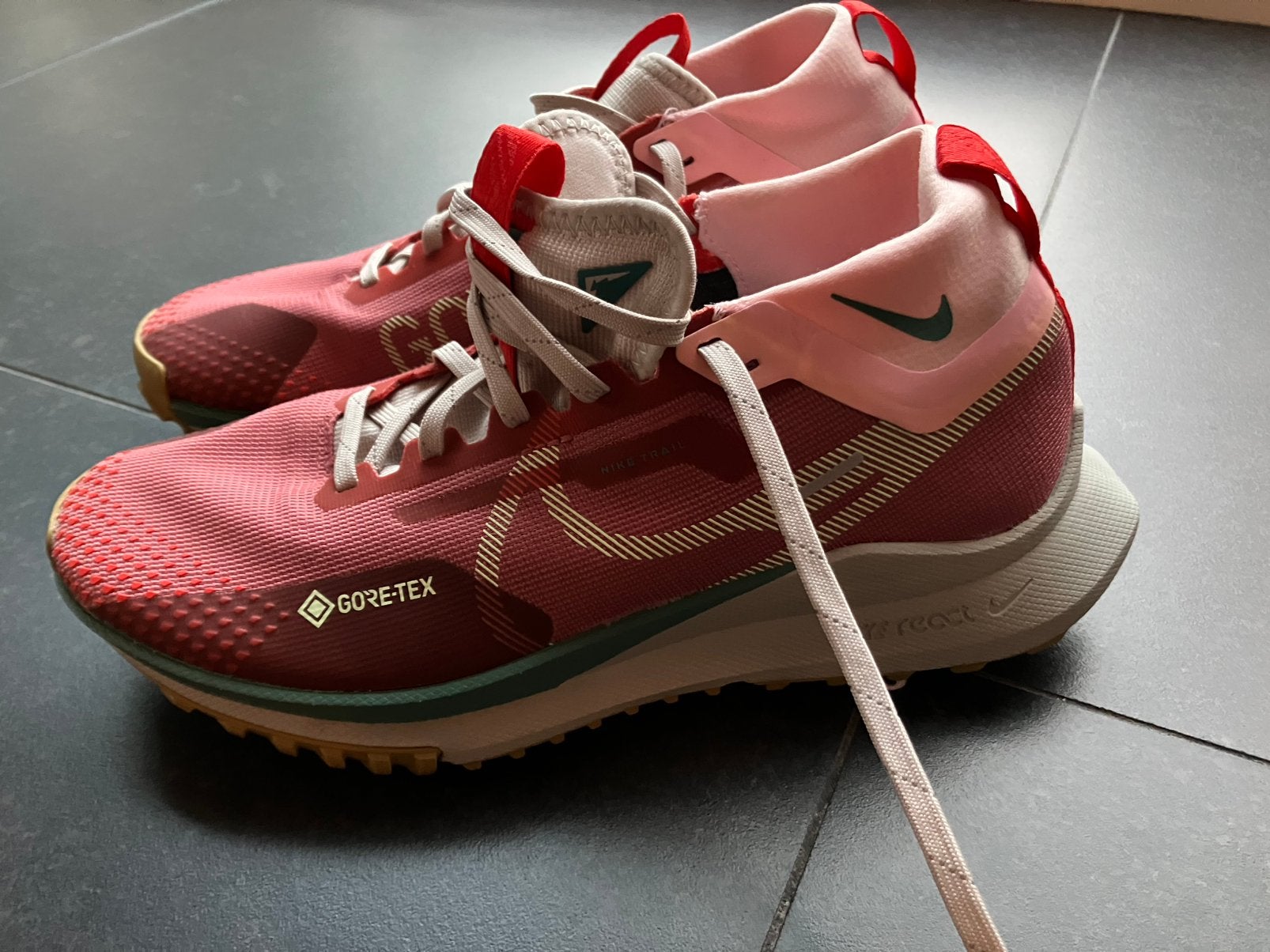 Nike Gore-tex trail, Sports & Fitness, Enlèvement ou Envoi, Comme neuf, Nike