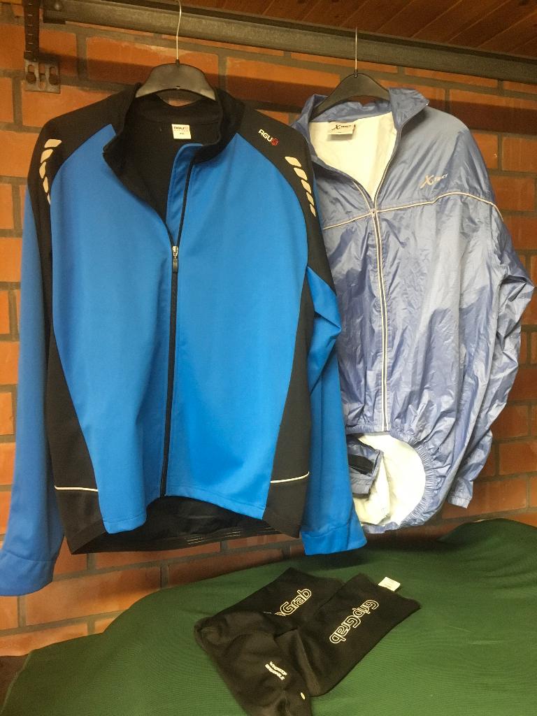 2 Wielrenners jasje maat XXL en oversokken, Kleding | Heren, Blauw, Overige maten, Ophalen of Verzenden, Hardlopen of Fietsen