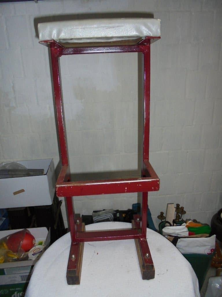Metalen kruk, Ophalen, Gebruikt, Met voetsteun, 60 tot 90 cm