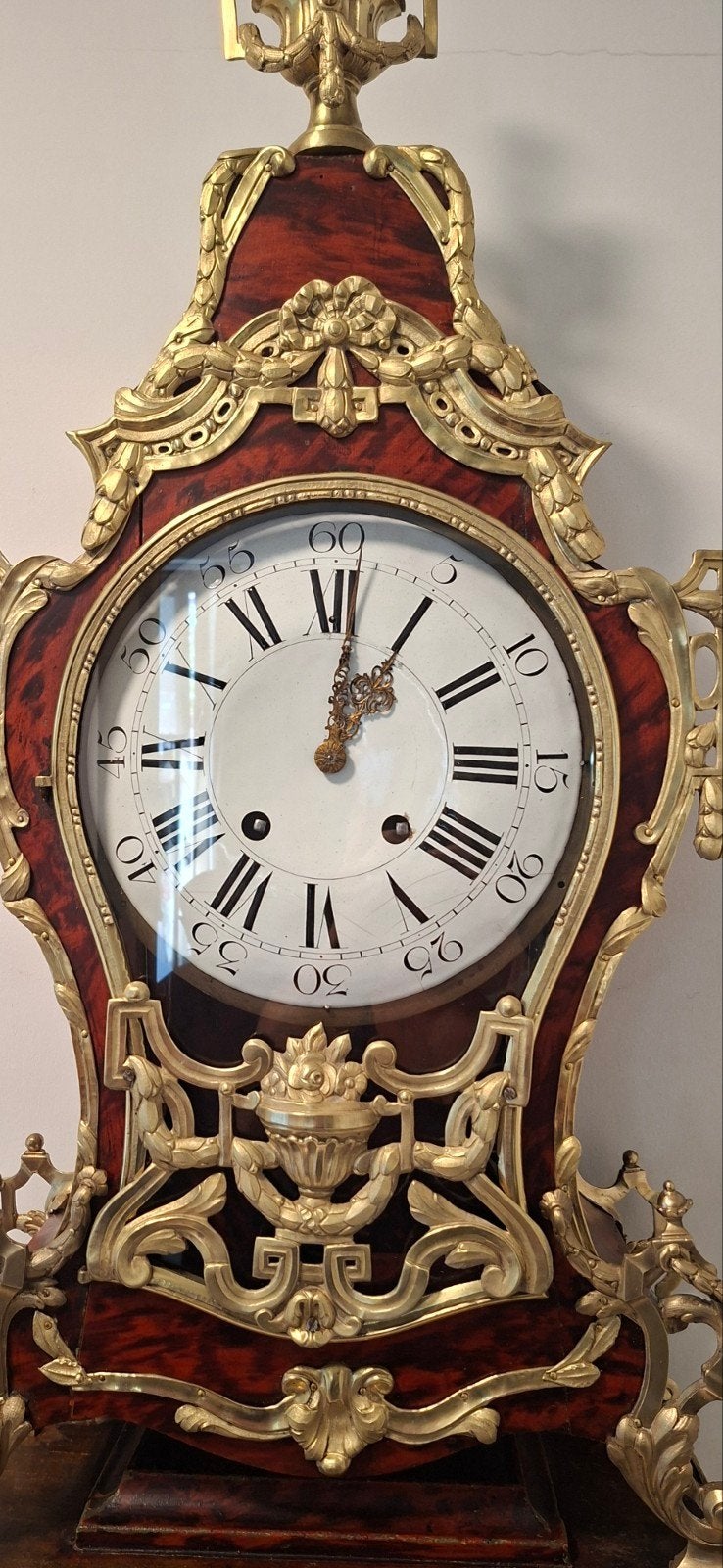 belle grande horloge à boule. tortue et bronze 120 cm H 46 B, Antiquités & Art, Enlèvement ou Envoi
