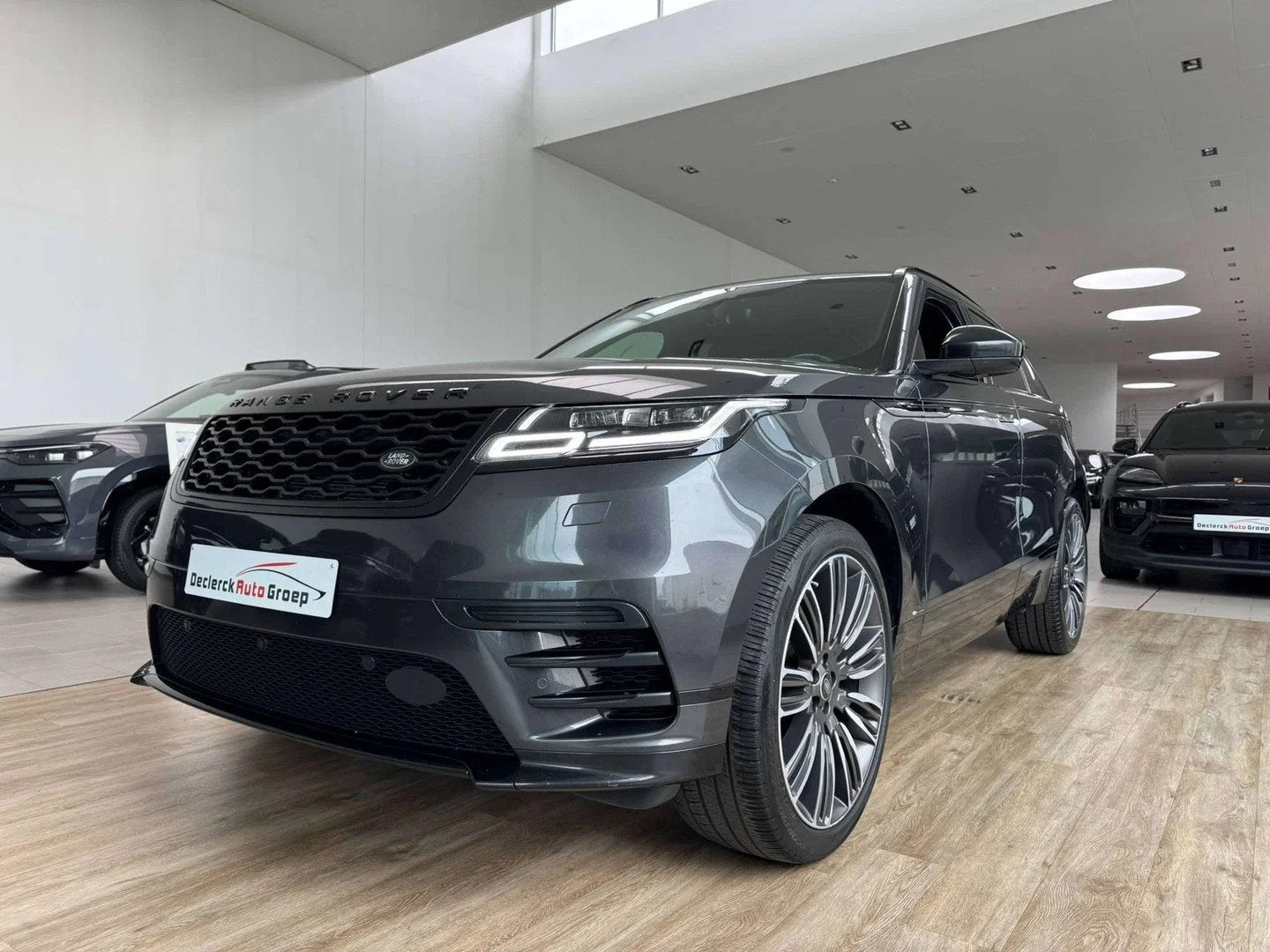 Land Rover Range Rover Velar 240 R-DYNAMIC S*CAMERA*ALU 22"*, Auto's, Land Rover, Te koop, ABS, Adaptive Cruise Control, Airbags