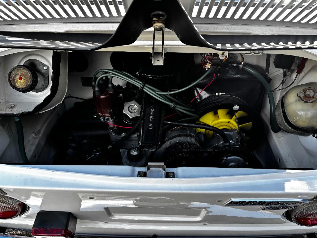Fiat 850 Sport Coupé – 1972, Auto's, Oldtimers, Particulier, Fiat, Benzine, Coupé, 2 deurs, Handgeschakeld, Wit, Zwart, Kunstmatig leder