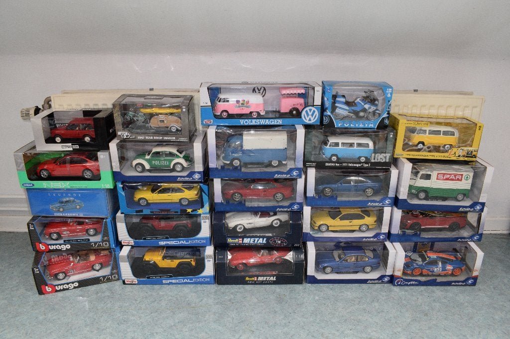 lot 23 miniatures automobile 1:18 et 1:24 neuf brocante, Enlèvement, Neuf, Voiture, Solido