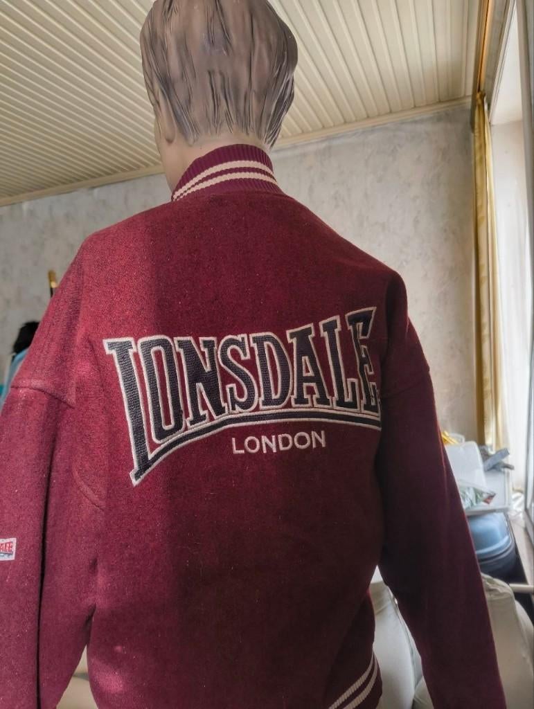 Blouson bomber Lonsdale original et ancien, Rouge, Lonsdale, Enlèvement, Porté