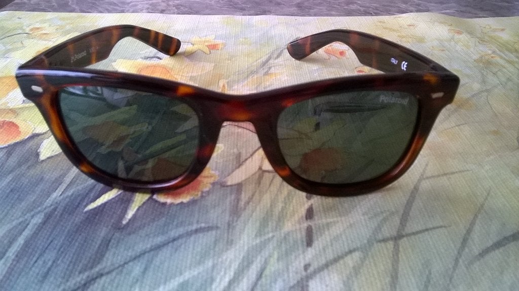 Lunettes de soleil Polaroid Modèle 8381. En parfait état., Autres marques, Enlèvement ou Envoi, Comme neuf, Brun