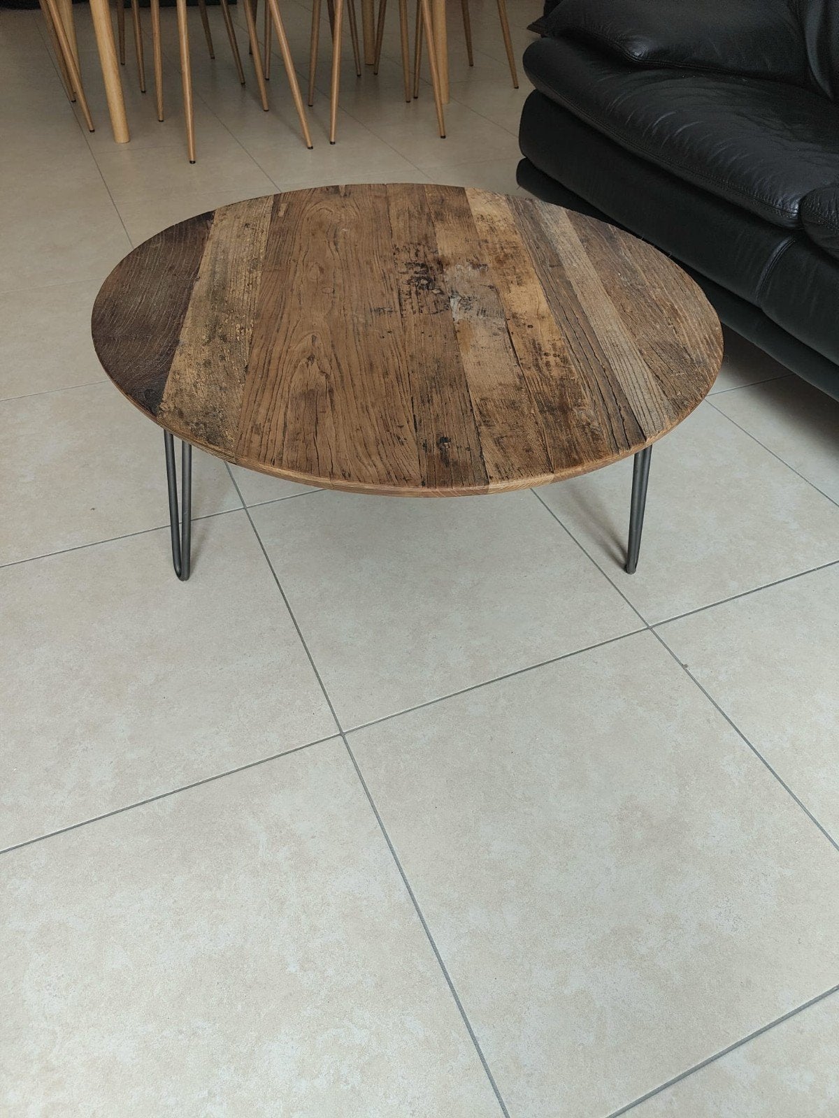 Stijgerhouten salontafel met zwart metalen onderstel, Ophalen