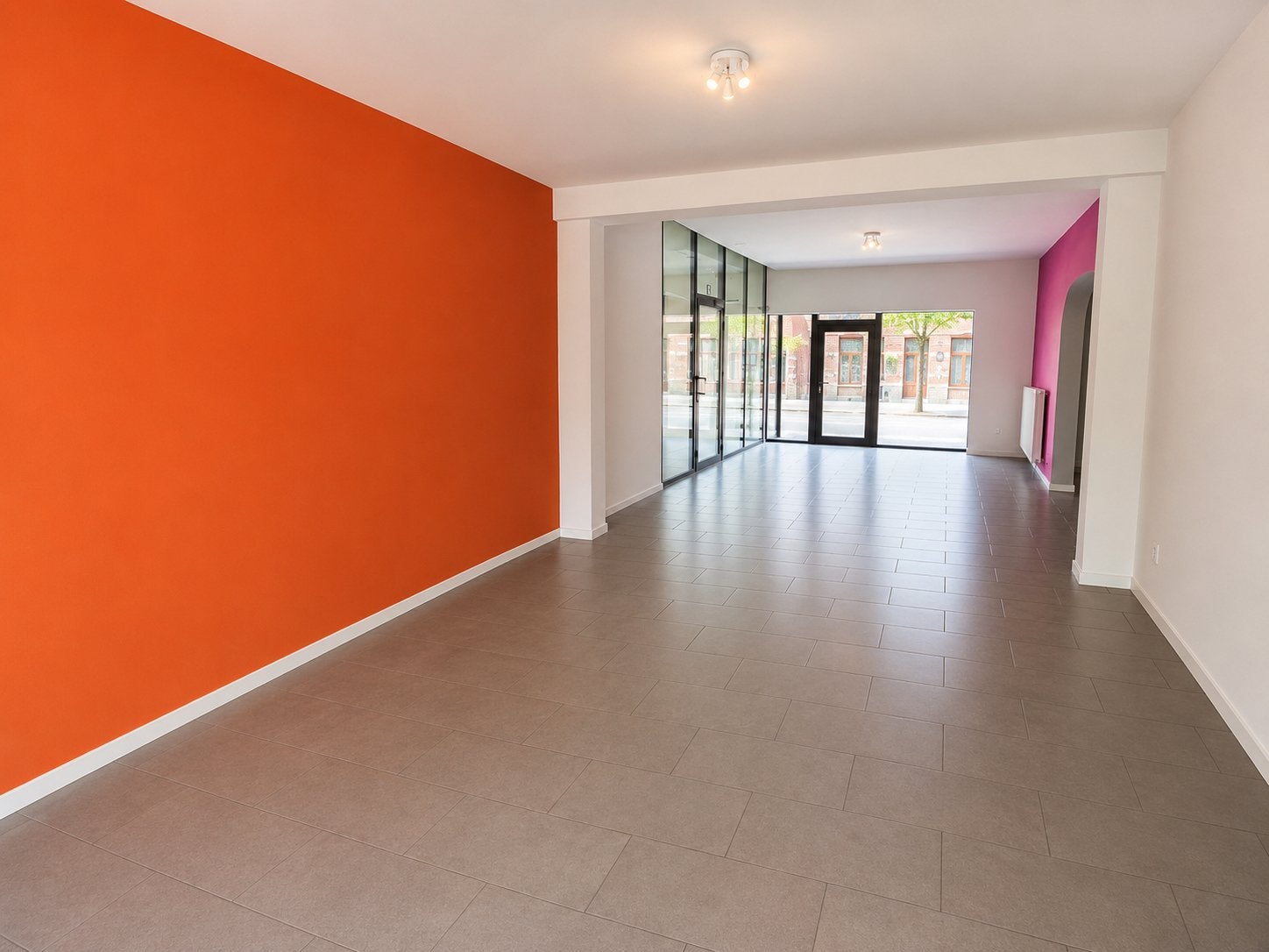Mooie handelsruimte te huur in Mol, 107 m², Location, Cabinet