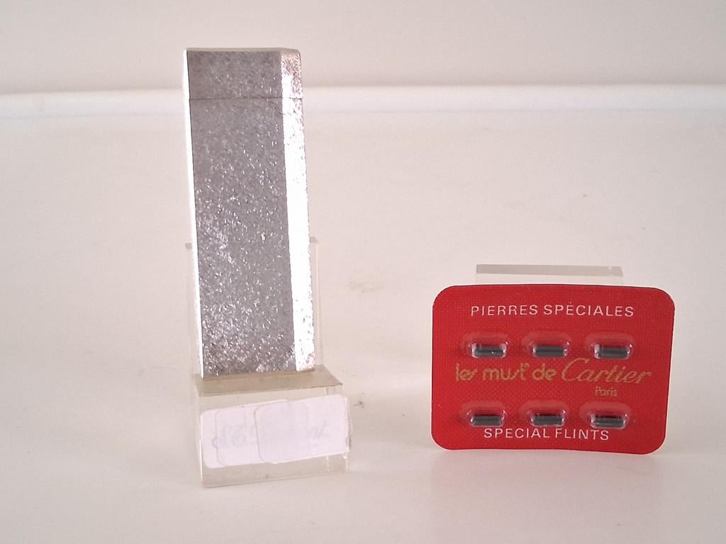 Dupont : Briquet Cartier en métal argenté + silex ZGAN, Enlèvement ou Envoi, Comme neuf, Briquet