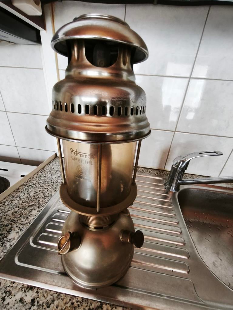 Petroleum lamp, Ophalen