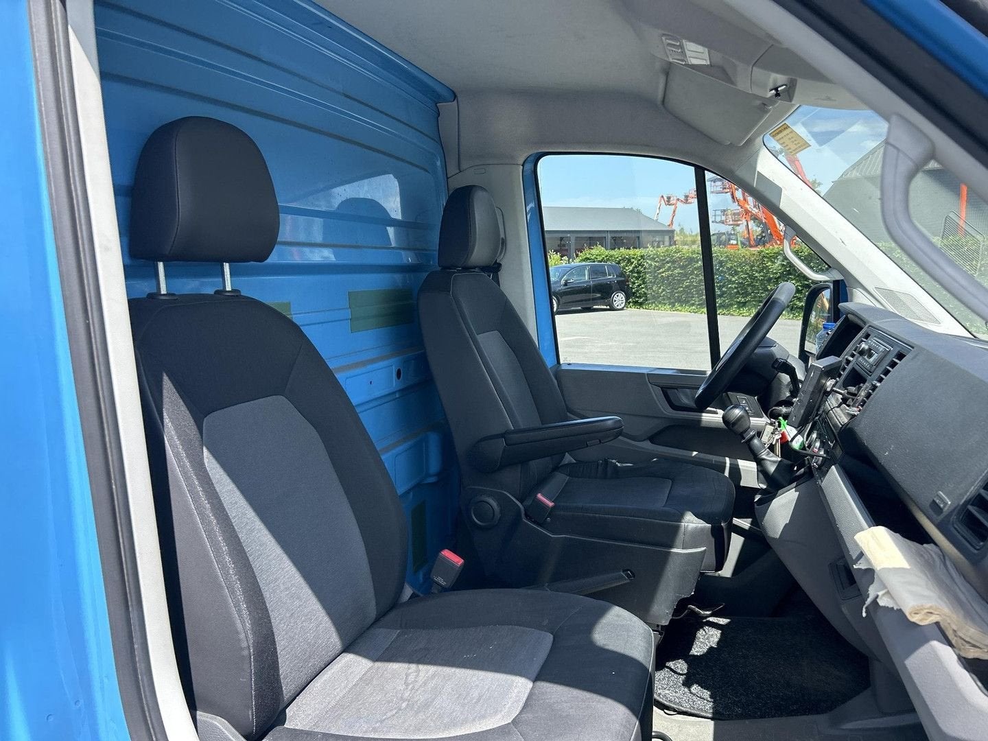 Volkswagen Crafter 35 2.0 TDI L4H3 | € 7.900,- NETTO! | Euro, Blauw, Bedrijf, 277 g/km, ABS