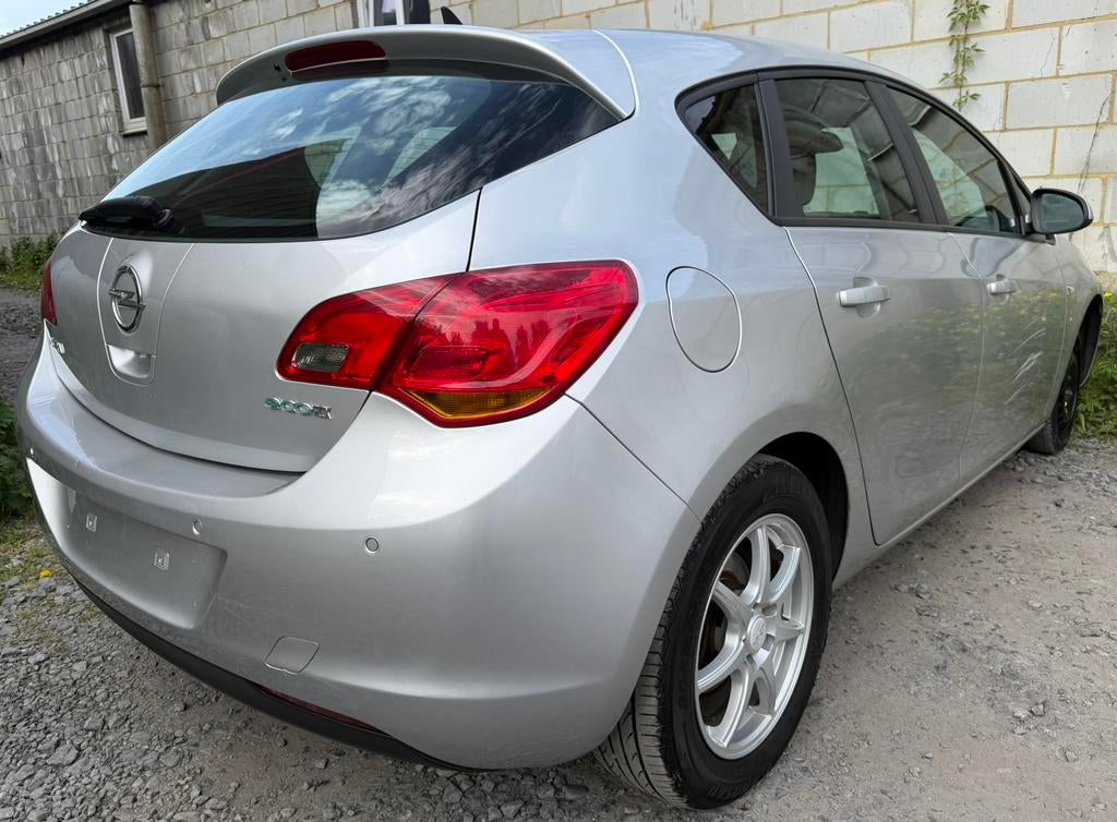 Opel Astra / 1.3L Diesel / 95ch / Euro 5, Achat, Entreprise, Boîte manuelle, 5 portes