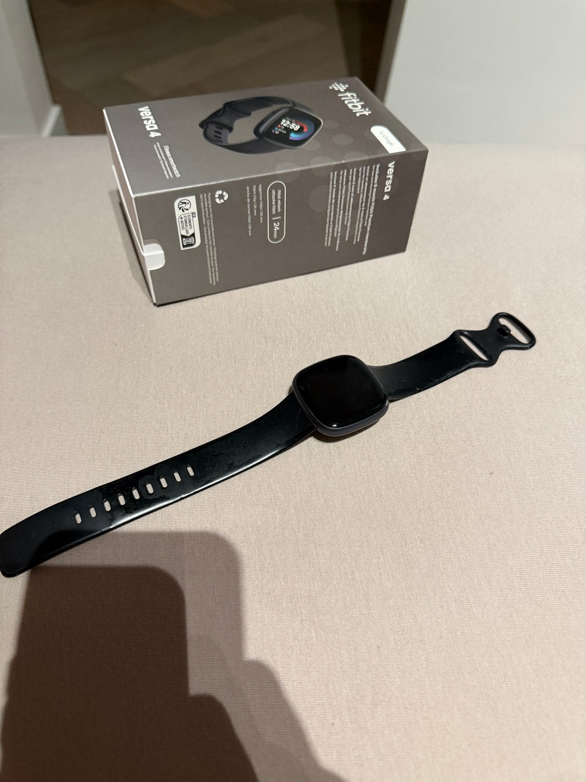 Fitbit Versa 4, Ophalen, GPS, Zo goed als nieuw