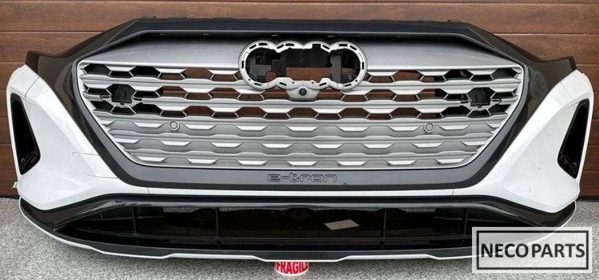 AUDI Q8 E-TRON VOORBUMPER BUMPER ORIGINEEL ALLES LEVERBAAR!!, Gebruikt, -, Voor, -