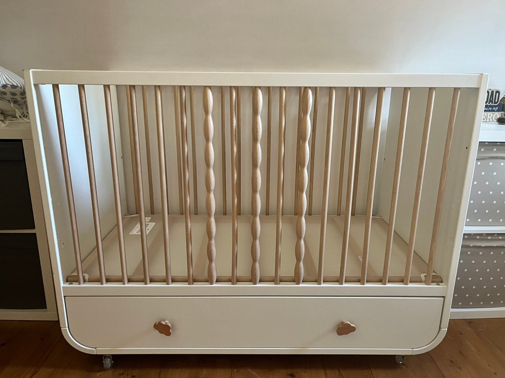 Babybedje met lade - Ikea MYLLRA, Enlèvement, Comme neuf