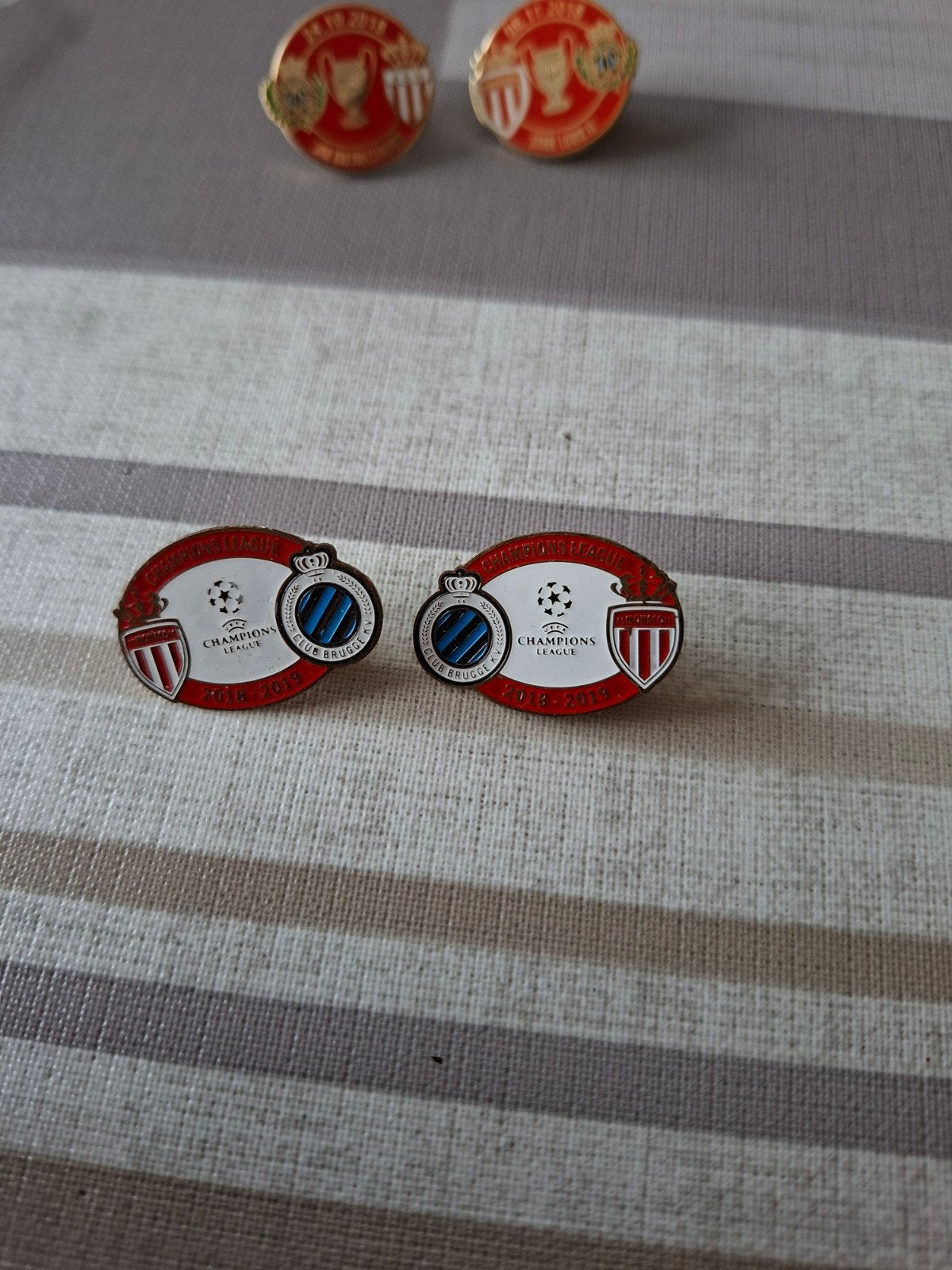 Club Brugge – AS Monaco | Set van 8 Champions League pins, Verzamelen, Ophalen of Verzenden, Nieuw, Sport, Speldje of Pin