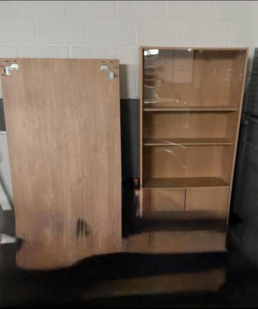 Zeer mooie houten eettafel en vitrinekast, Ophalen, Zo goed als nieuw, Overige houtsoorten, Met deur(en)