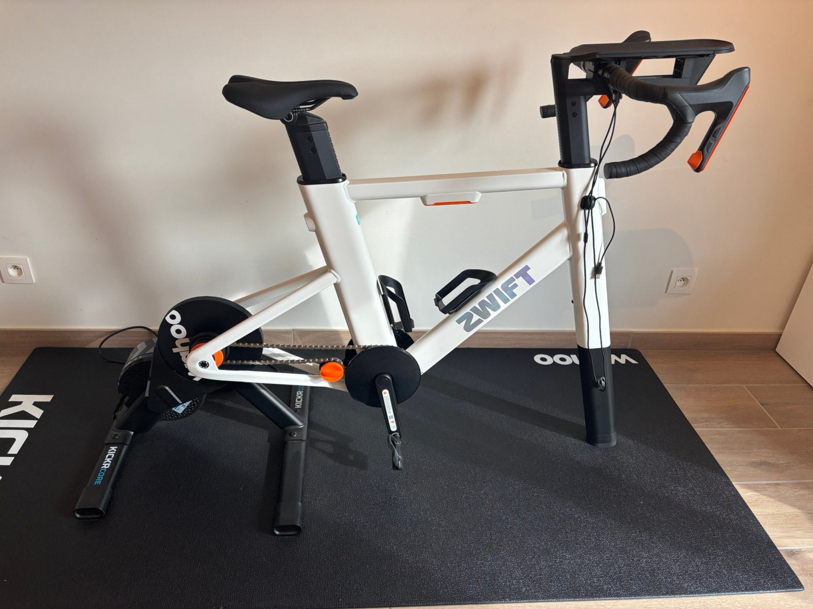 Zwift Ride Smart Bike – Nieuwstaat, Sport en Fitness, Ophalen, Zo goed als nieuw