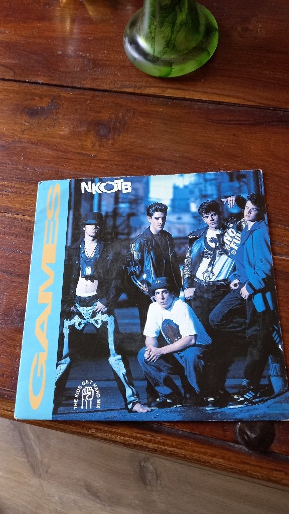 Vinyl (45t) new Kids on the block "games", Ophalen, Zo goed als nieuw, Pop
