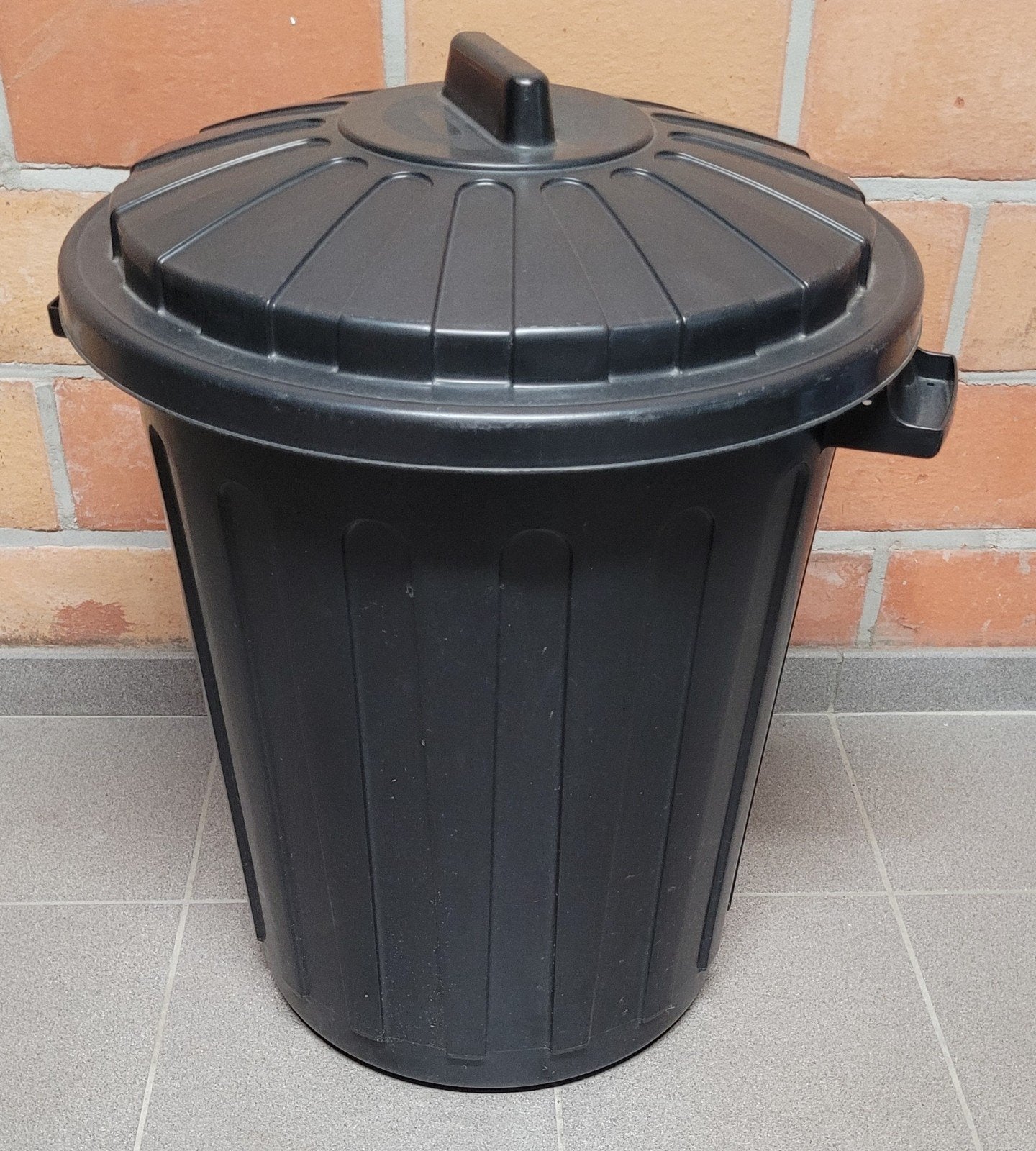 Grote vuilnisbak - zwart - plastic, Enlèvement, Utilisé
