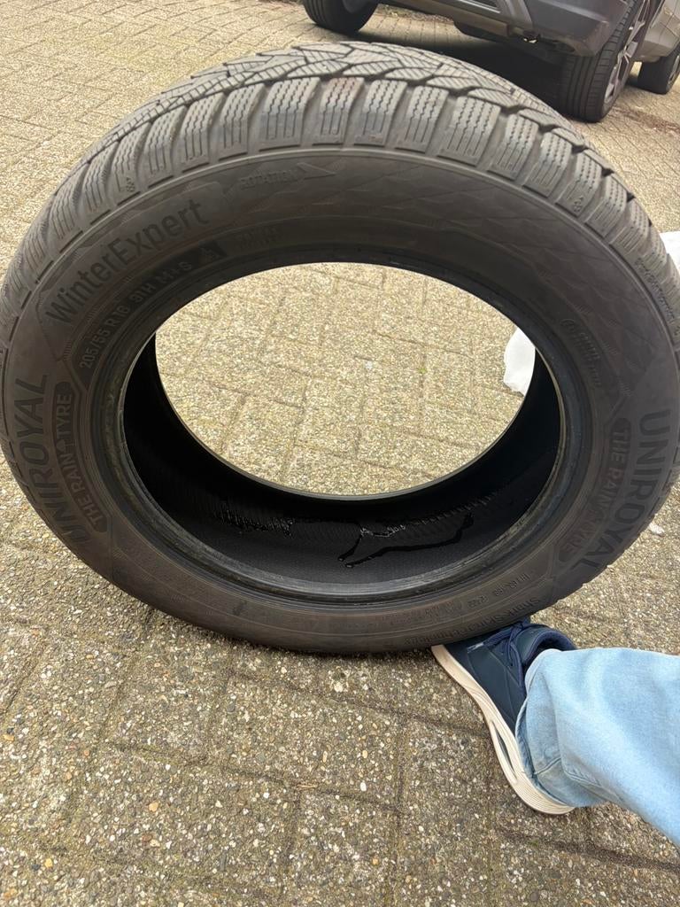 Lot de 4 pneus hiver Uniroyal Winterexpert 205/55/16, Enlèvement, Pneus hiver, Pneu(s)