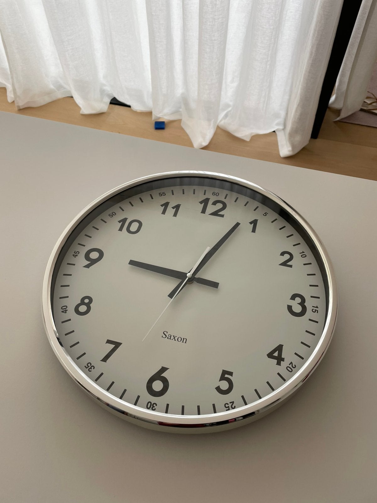 Wandklok, Analoog, Werkt op batterijen, Ophalen of Verzenden, Zilver