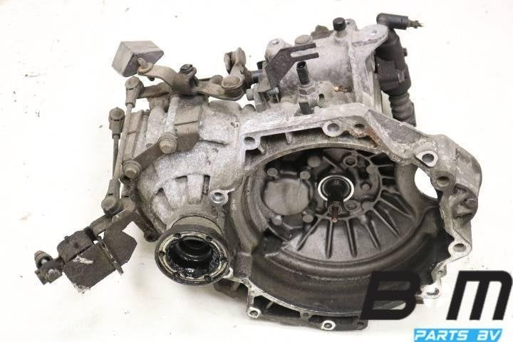 Handgeschakelde 5-bak DUW VW Golf 4 1.4 benzine 02K300049F, Gebruikt