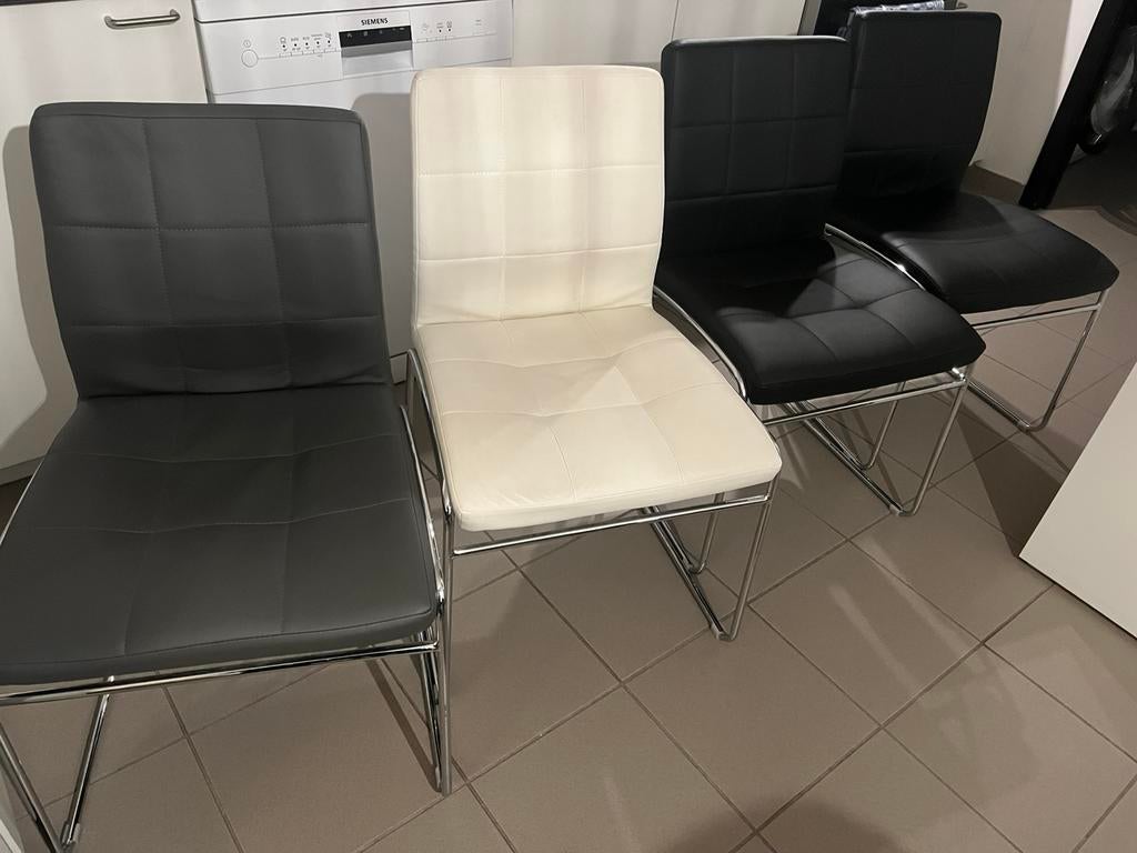 4 stoelen, Huis en Inrichting, Stoelen, Ophalen, Zo goed als nieuw, Grijs, Kunststof