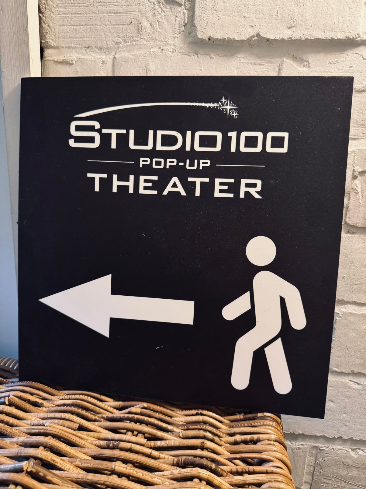 Studio 100 Theater bord uit het Theater., Huis en Inrichting, Woonaccessoires | Tekstborden en Spreuken, Ophalen of Verzenden