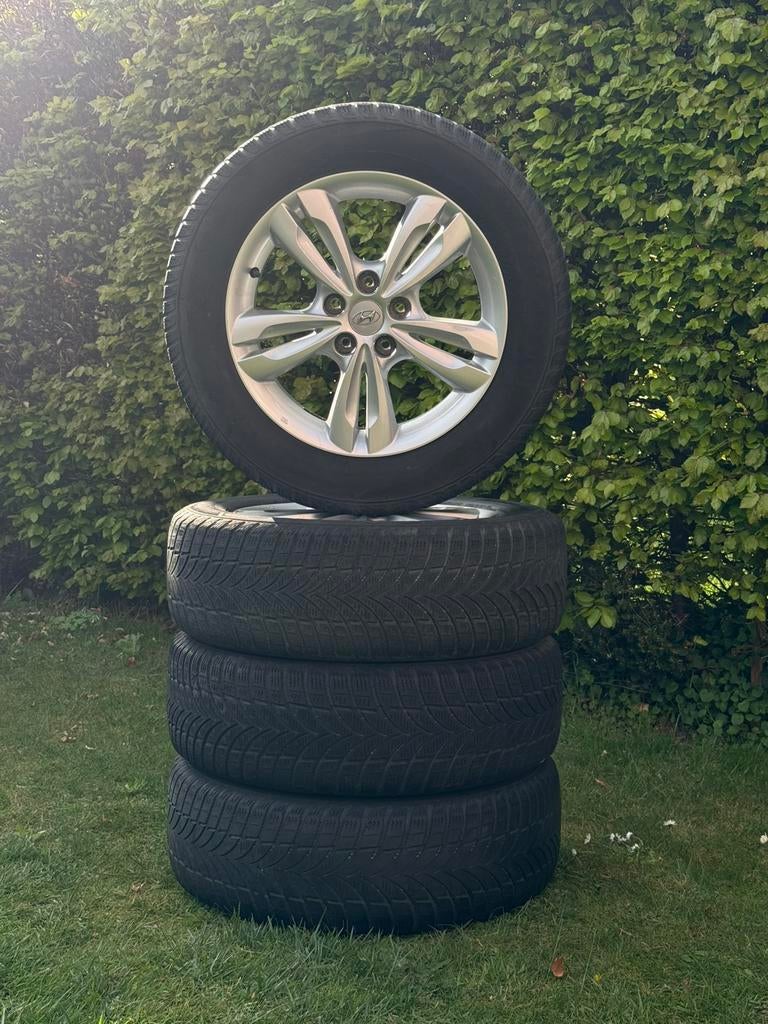 Velgen Hyundai + Banden  225/60R17, Auto-onderdelen, Banden en Velgen, Gebruikt, Banden en Velgen, 17 inch, Personenwagen