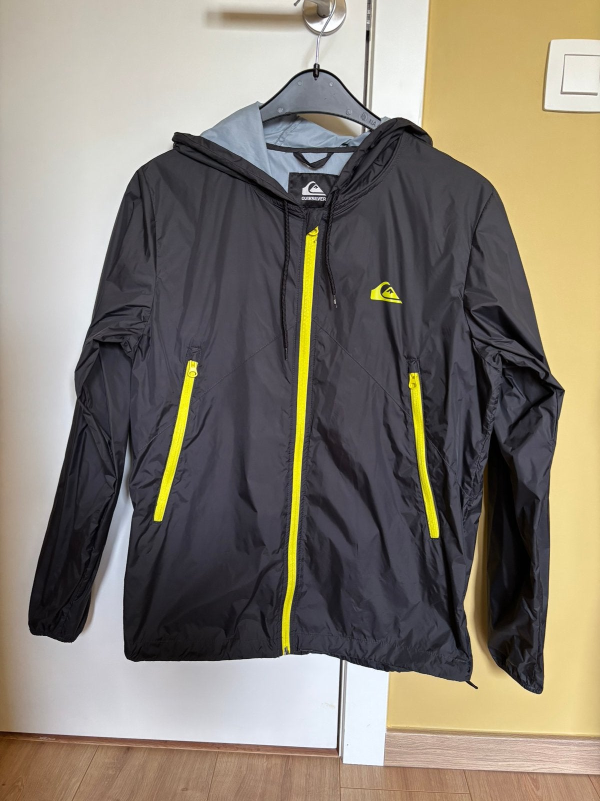 Nieuwe regenjas Quiksilver, Ophalen of Verzenden, Zo goed als nieuw