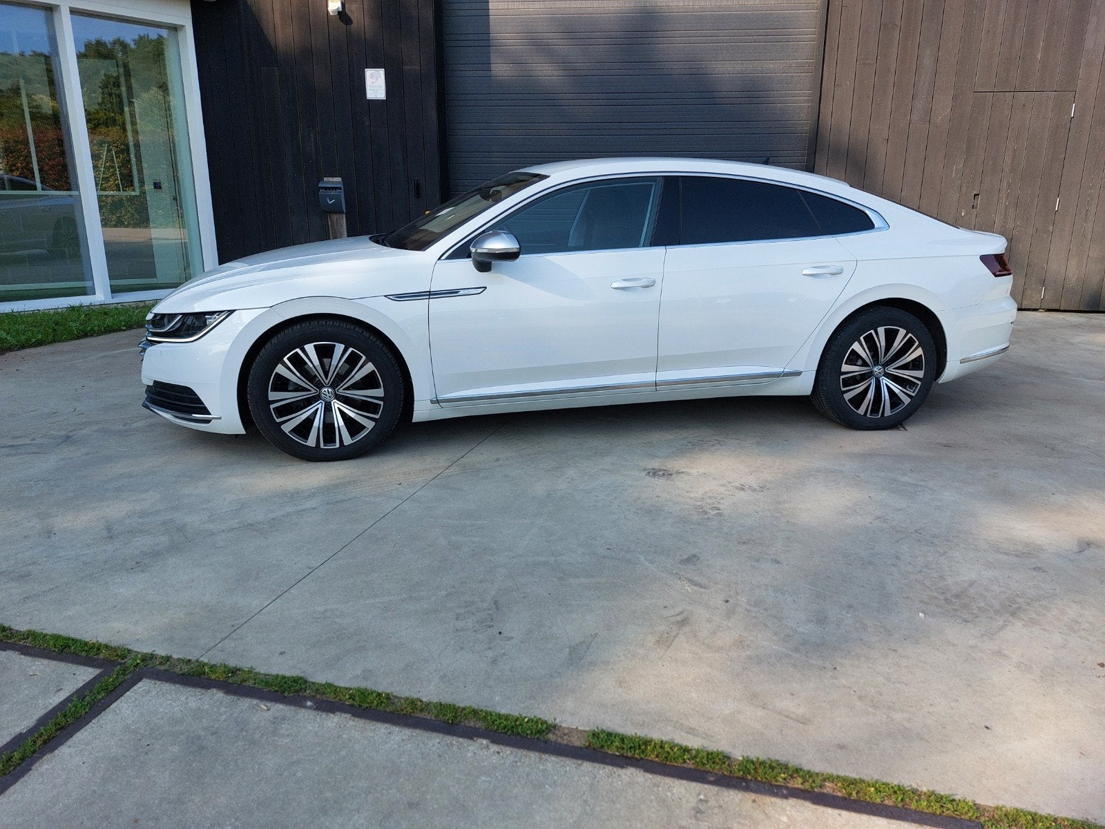 VW Arteon Elegance DSG, Dealer onderhouden, Arteon, 4 cilinders, 2000 kg