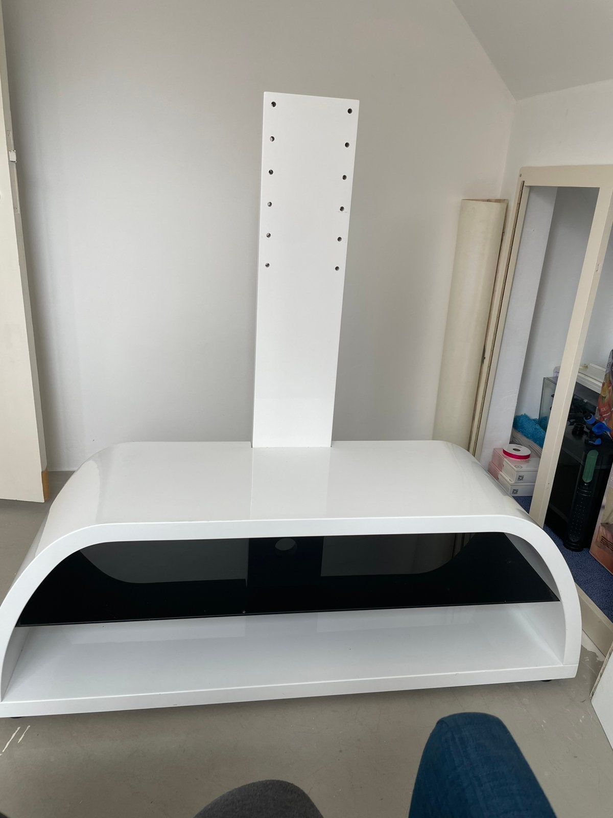 Tv-kast, Ophalen