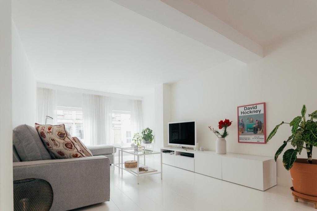2 meubles TV Ikea Besta blancs 120 cm, 25 à 50 cm, Moins de 100 cm, Comme neuf, 100 à 150 cm