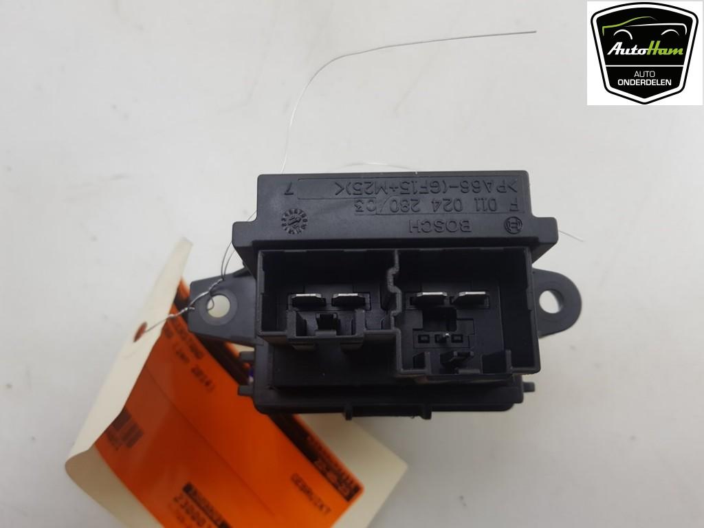 KACHELWEERSTAND Astra J Sports Tourer (PD8 / PE8 / PF8), Gebruikt, Opel