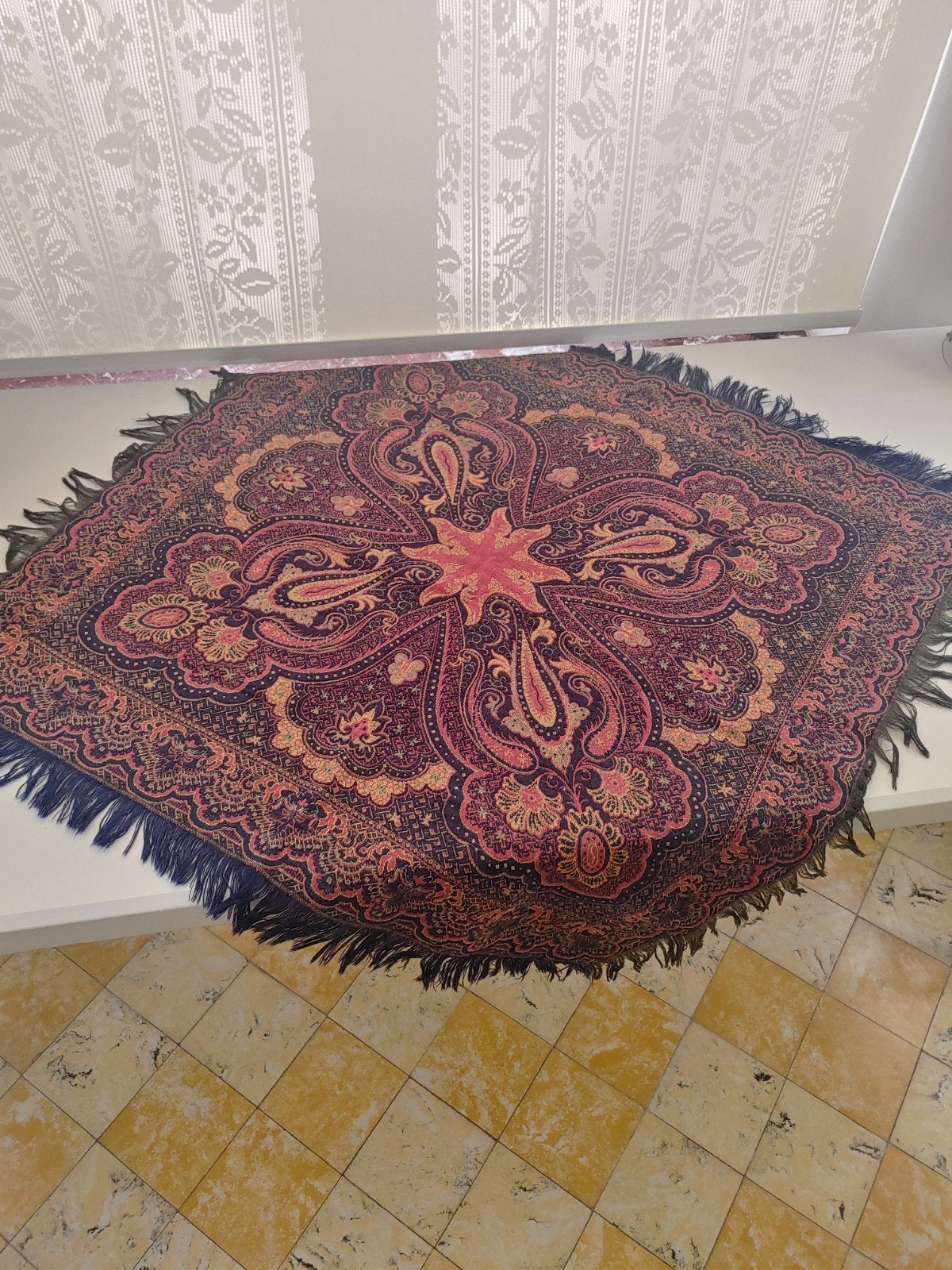 Nappe/ châle vintage 86cm/86 cm, Maison & Meubles, Laine, Nappe, 86 cm, Enlèvement ou Envoi
