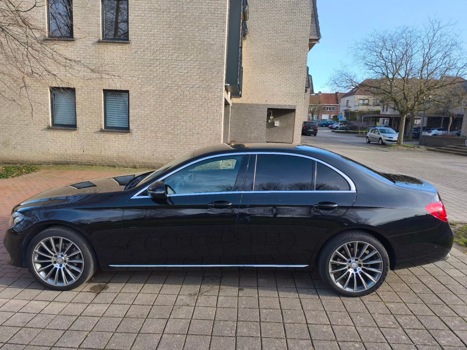 Mercedes Benz classe E 200d 9 G tronic, Cuir, Achat, 4 portes, Noir