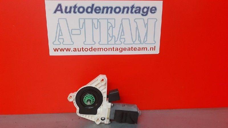 MOTEUR LEVE VITRE ELECTRIQUE CLA (117.3) (A61041112), Utilisé, Mercedes-Benz